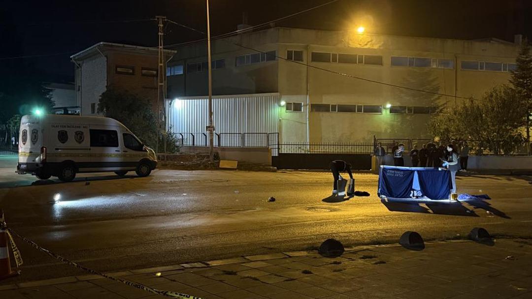 İstanbul'da soru işaretleriyle dolu infaz! Polis ceketi giyen kişiye vurdular ve kaçtılar