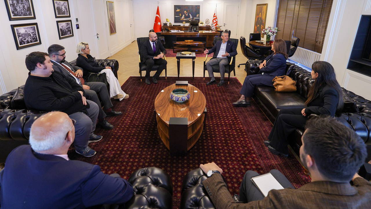 Özgür Özel, Cumhuriyetçi Güçler Derneği Heyetini Ağırladı