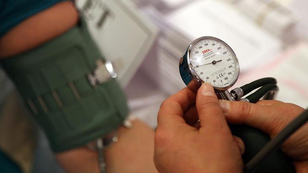 Uzman bir kardiyologdan tansiyonu dengelemek için her gün yapmanız gereken 5 altın ipucu! Hipertansif hastalar dikkat: 